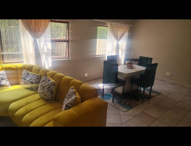 3 BEDROOM TOWNHOUSE FOR SALE IN WATERVAL EAST